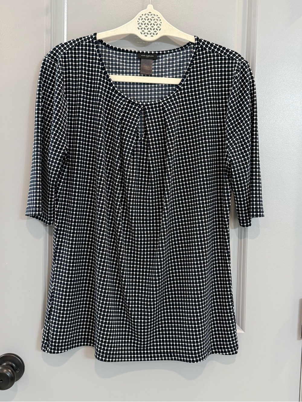 Ann Taylor Black & White Grid Scoop-Neck Elbow Sleeve Top